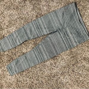 Athleta Exercise Brand Gray & White Striped Leggings Yoga Tights women’s Medium